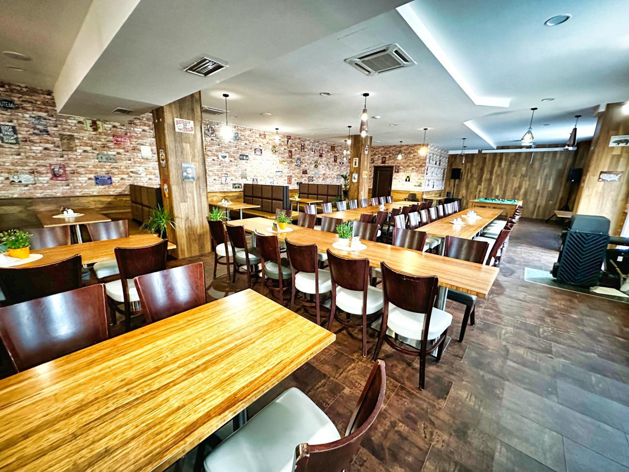 Aparthotel Olympland Трутнов Экстерьер фото